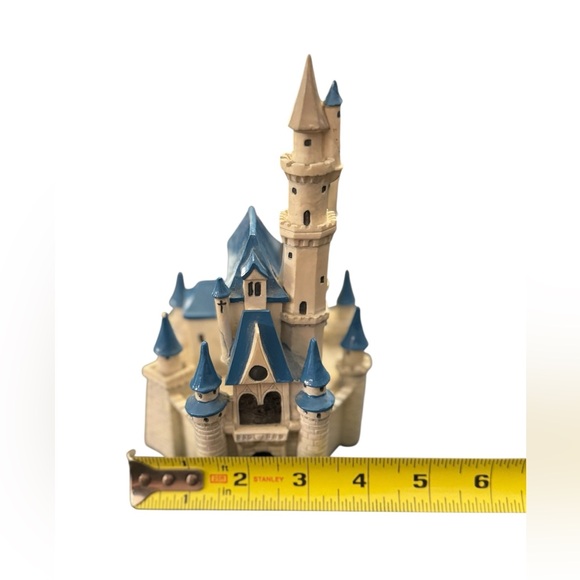 Cinderella Castle Decor - Picture 9 of 9